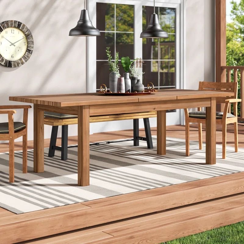 outdoor dining table