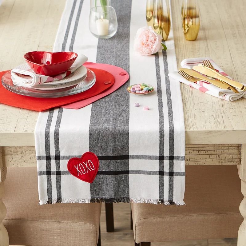 Gracie Oaks Iniyan Rectangle Plaid Valentine's Day Cotton Table Runner