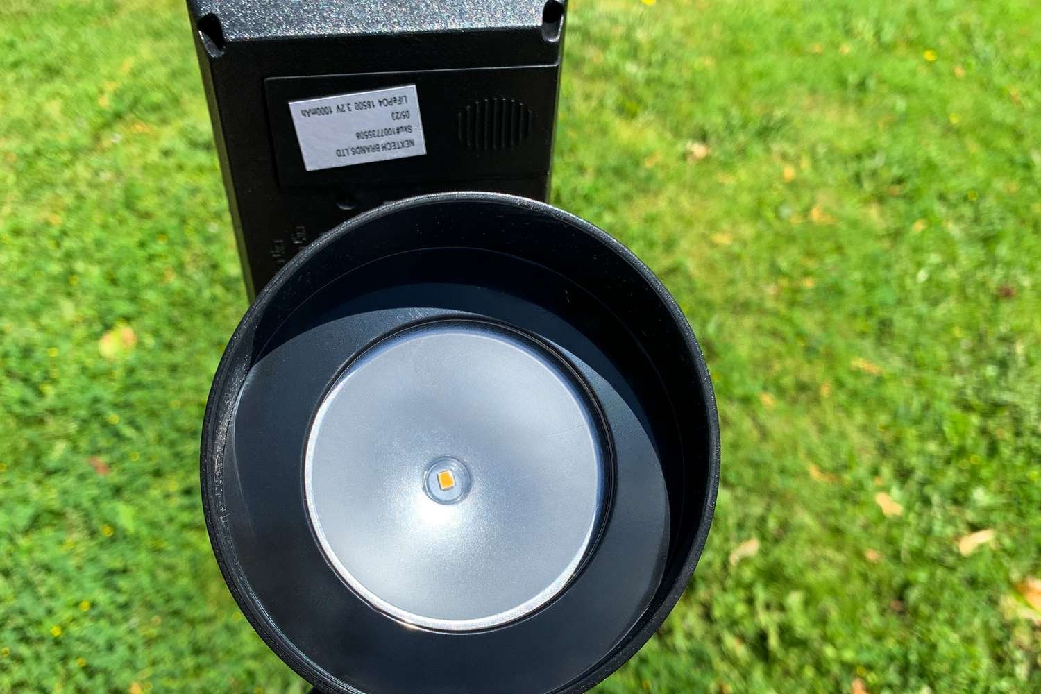 The light on the Hampton Bay LED Outdoor Solar Spotlight