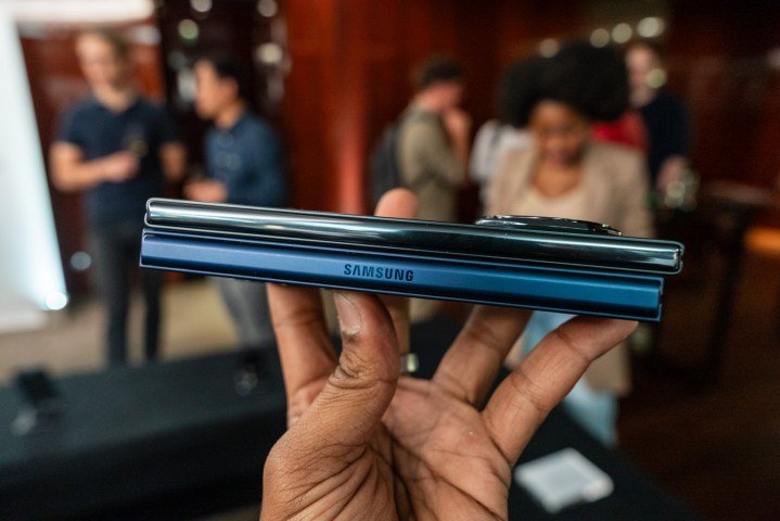 Honor Magic side profile next to the Galaxy Z Fold 6