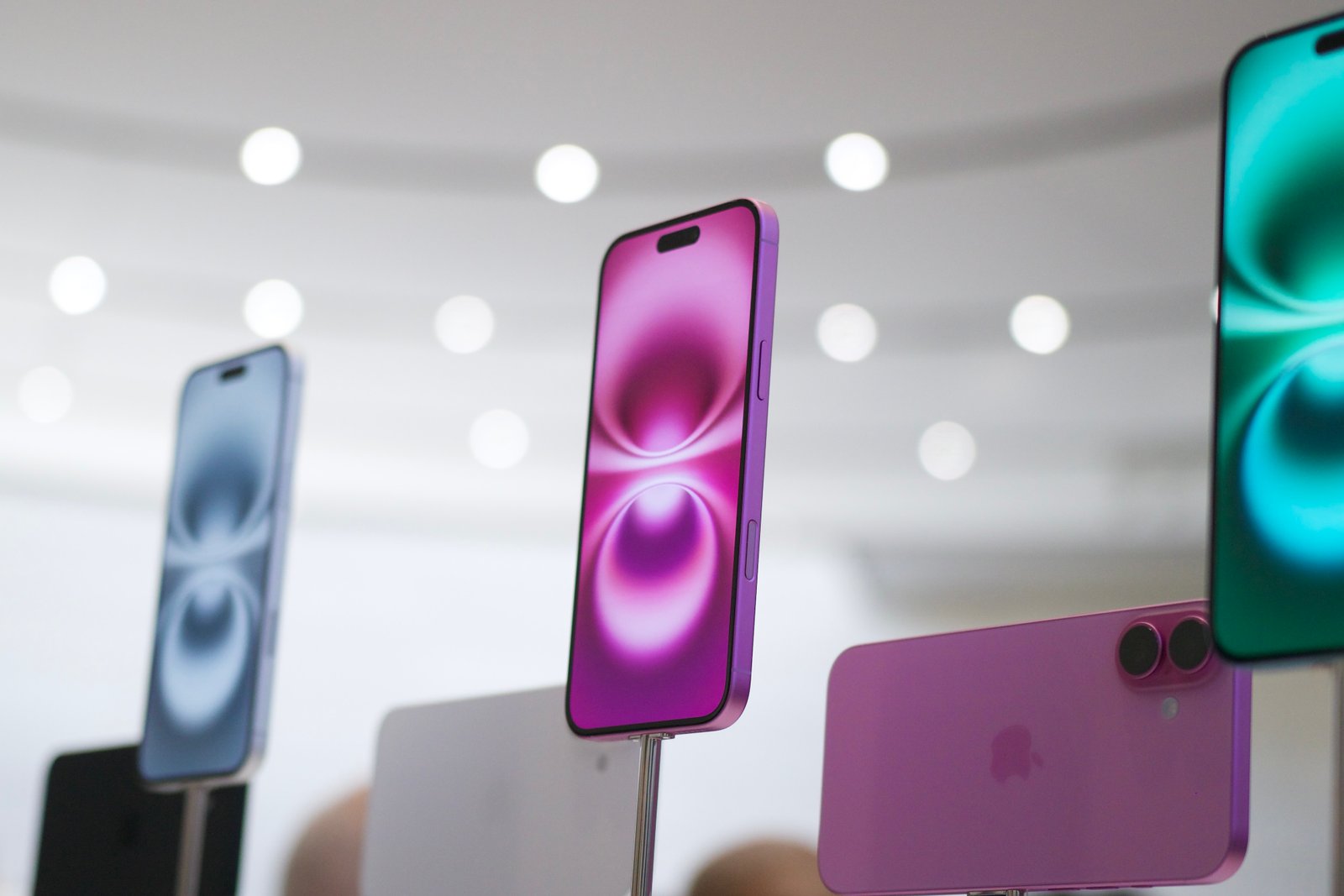 The pink iPhone 16 display.
