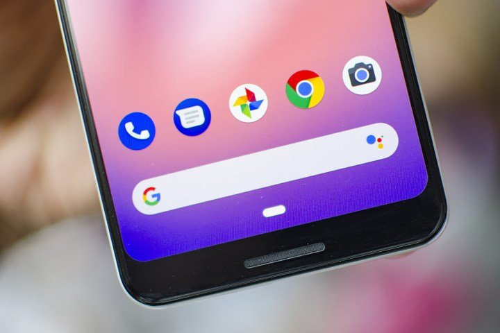 Pixel phone with five icon at the bottom of the display.