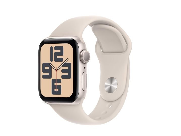 A 40mm Apple Watch SE 2 with the Starlight sport band.