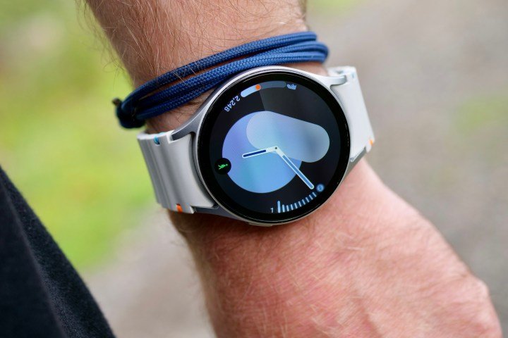 A person wearing the Samsung Galaxy Watch 7.
