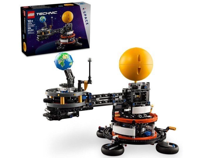 LEGO Technic Planet Earth and Moon in Orbit Building Set