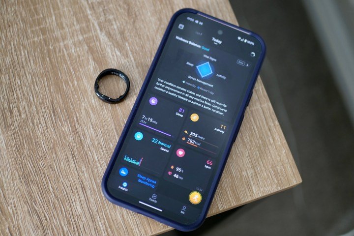 The RingConn Gen 2 and its app.
