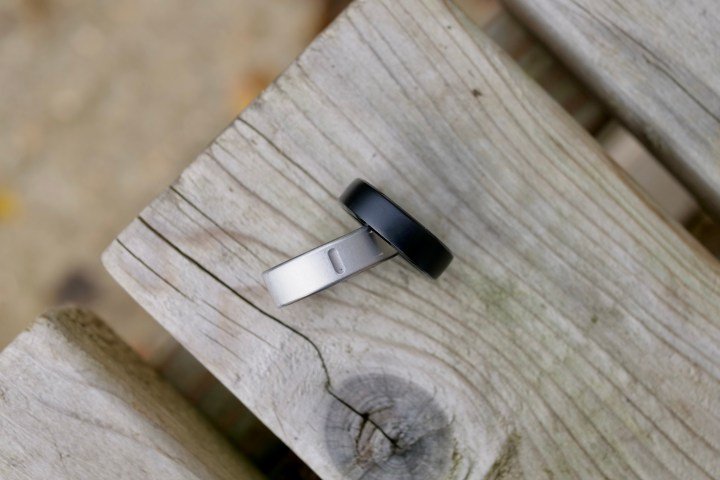 The Oura Ring 4 and the RingConn Gen 2.