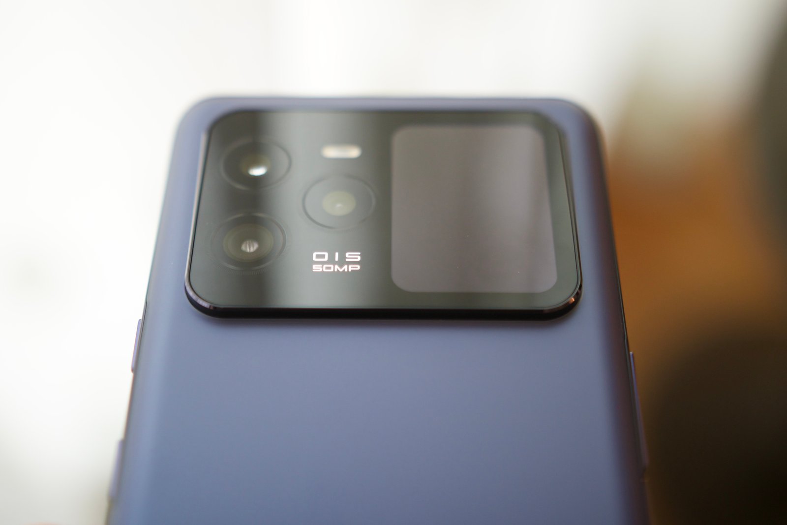 The rear screen on the Lava Agni 3.