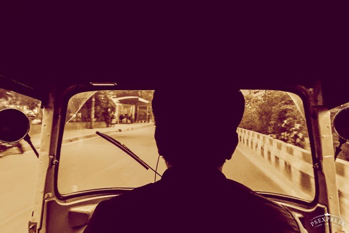 Picture clicked using an iPhone 6S from within an auto rickshaw.