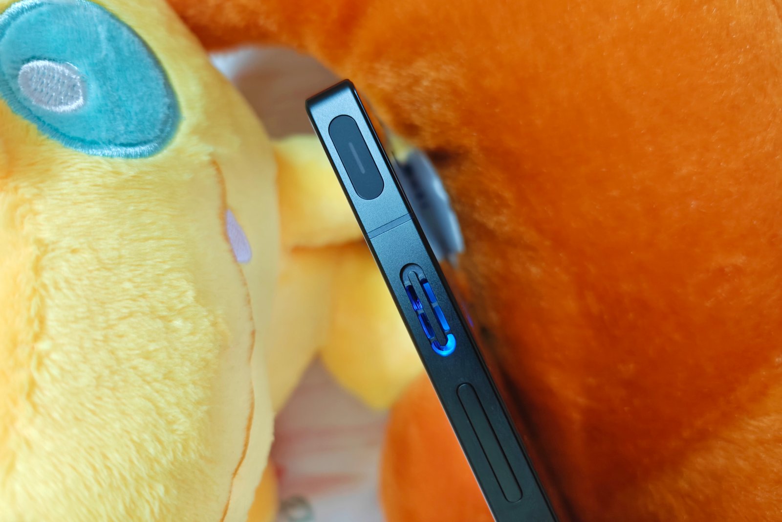 Capacitive shoulder button on the Red Magic 10 Pro.