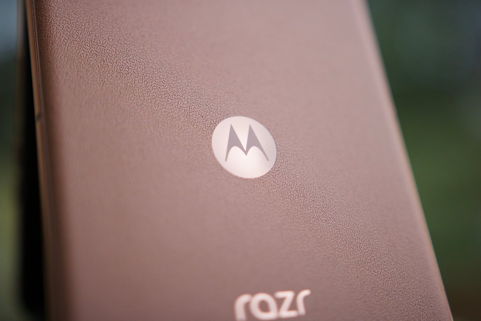 The back of the Mocha Mousse Motorola Razr Plus 2024.