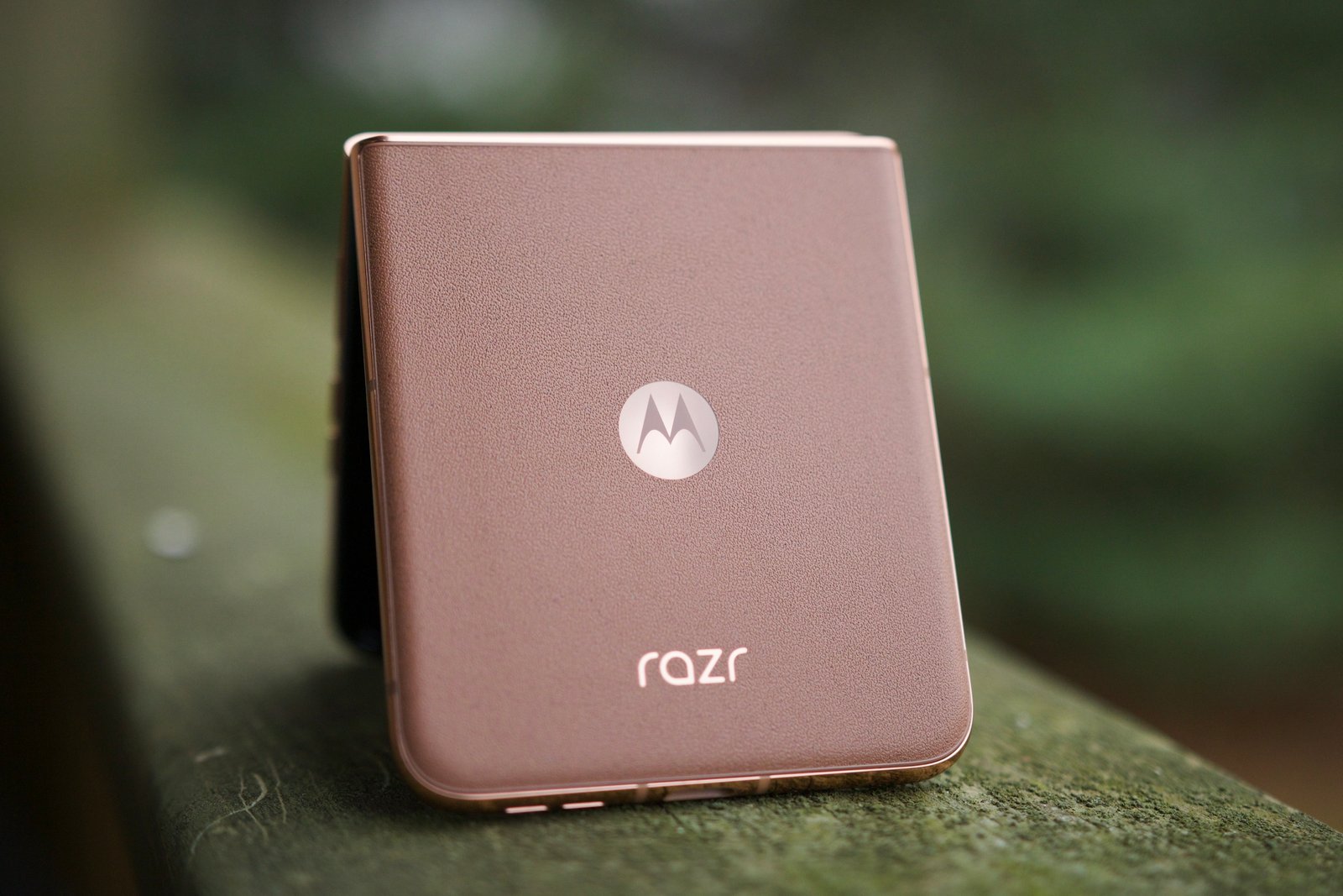 The back of the Mocha Mousse Motorola Razr Plus 2024.