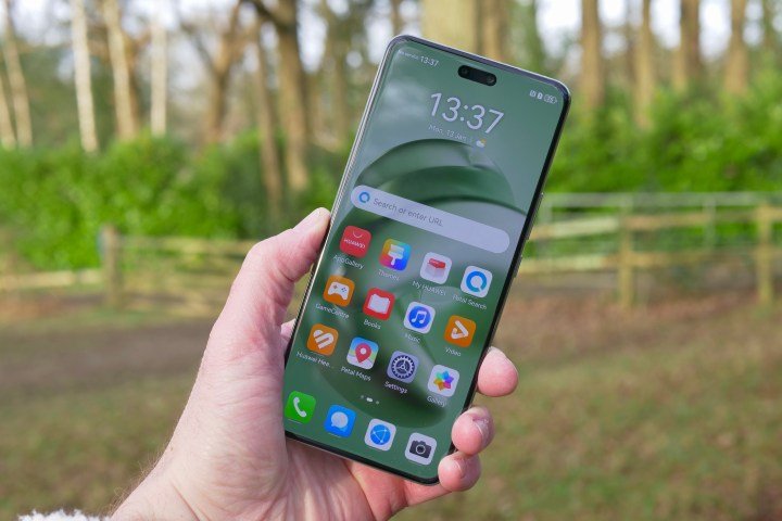 The Huawei Nova 13 Pro's screen.