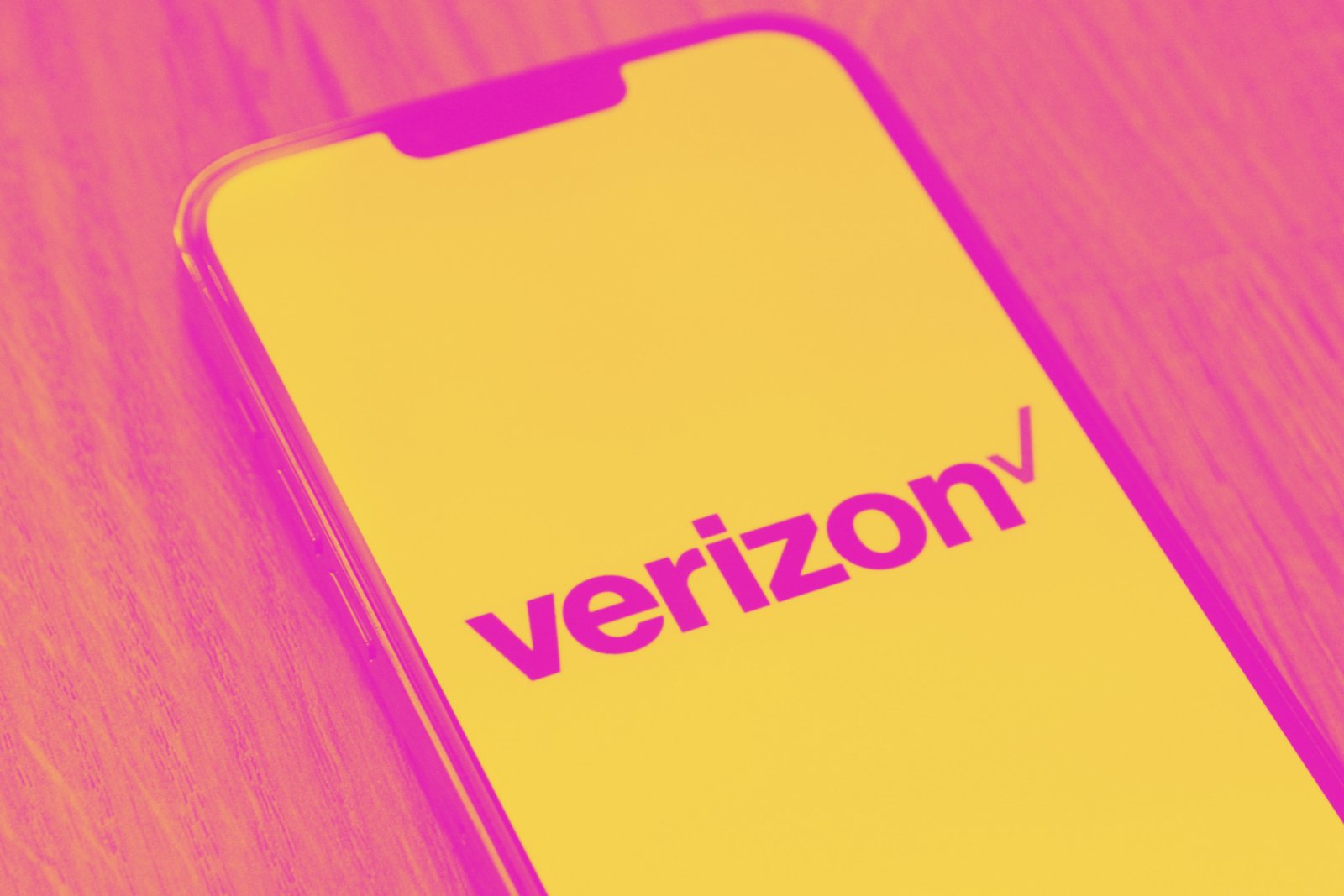 Verizon logo appearing on an iPhone screen.