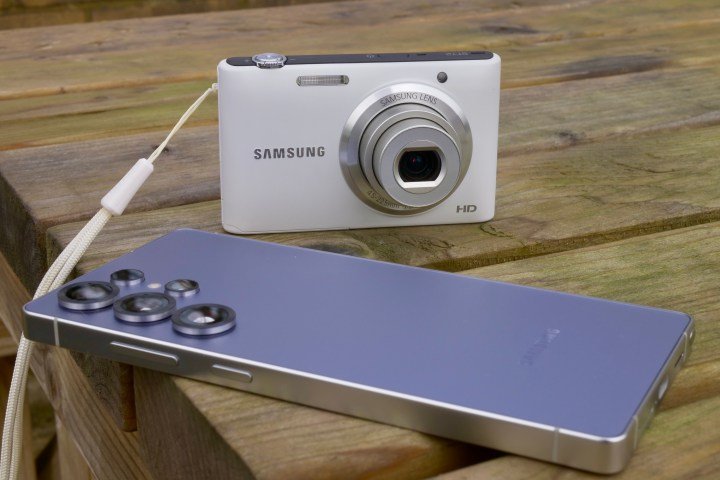 The Samsung ST72 camera with the Samsung Galaxy S25 Ultra.
