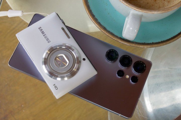 The Samsung ST72 camera with the Samsung Galaxy S25 Ultra.