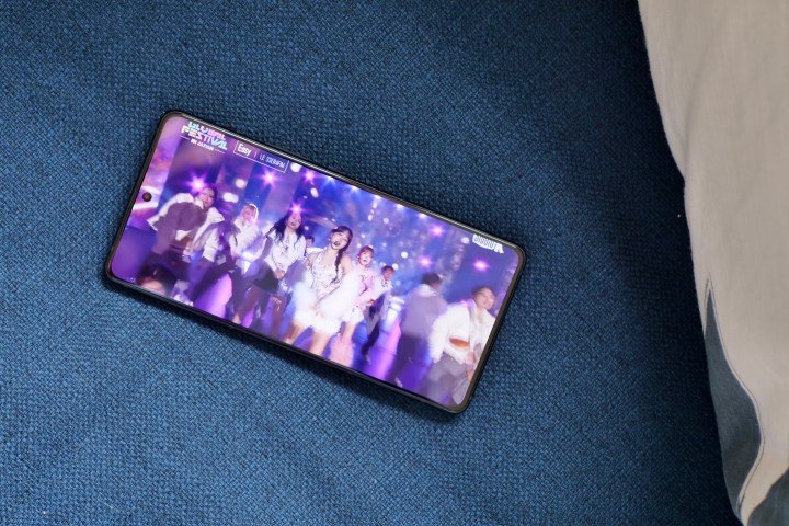 A video playing on the Asus Zenfone 12 Ultra.