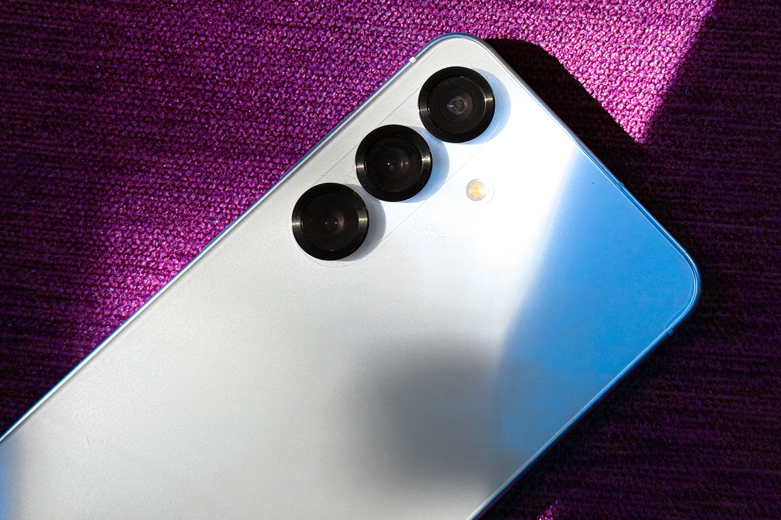 Camera lens view on the Samsung Galaxy S25.