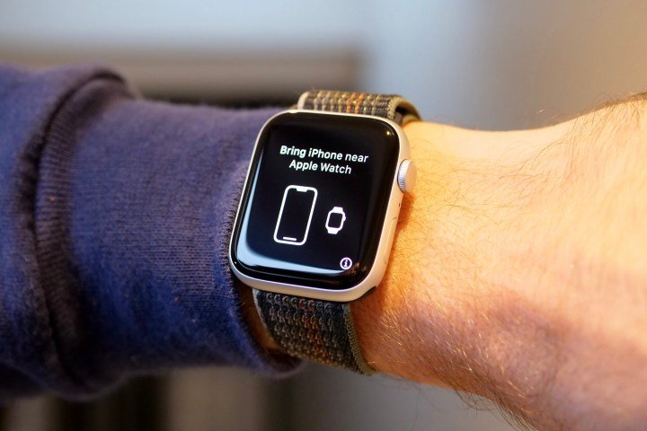 The Apple Watch SE 2 ready to pair with a phone.