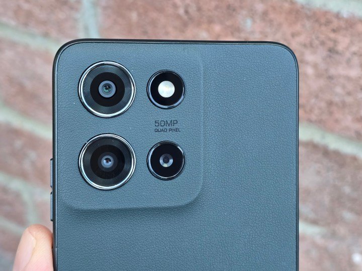 Moto G 2025 rear facing camera array