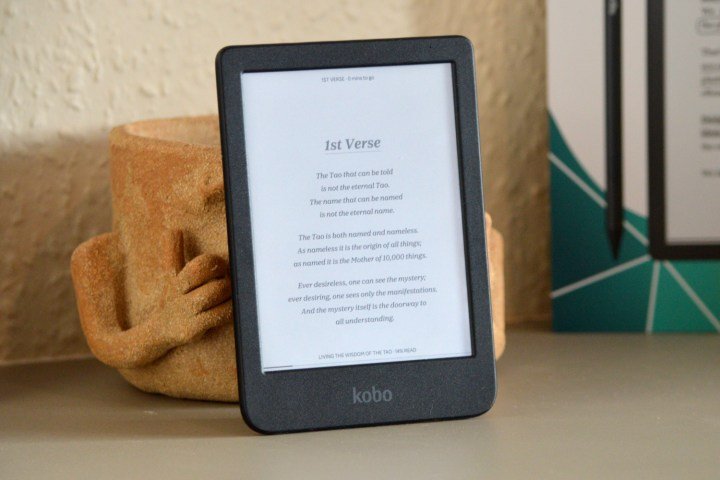 Reading on the Kobo Clara Colour.