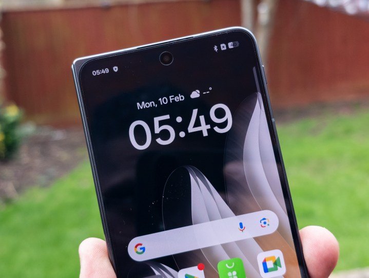The top half of the front display on the Oppo Find N5