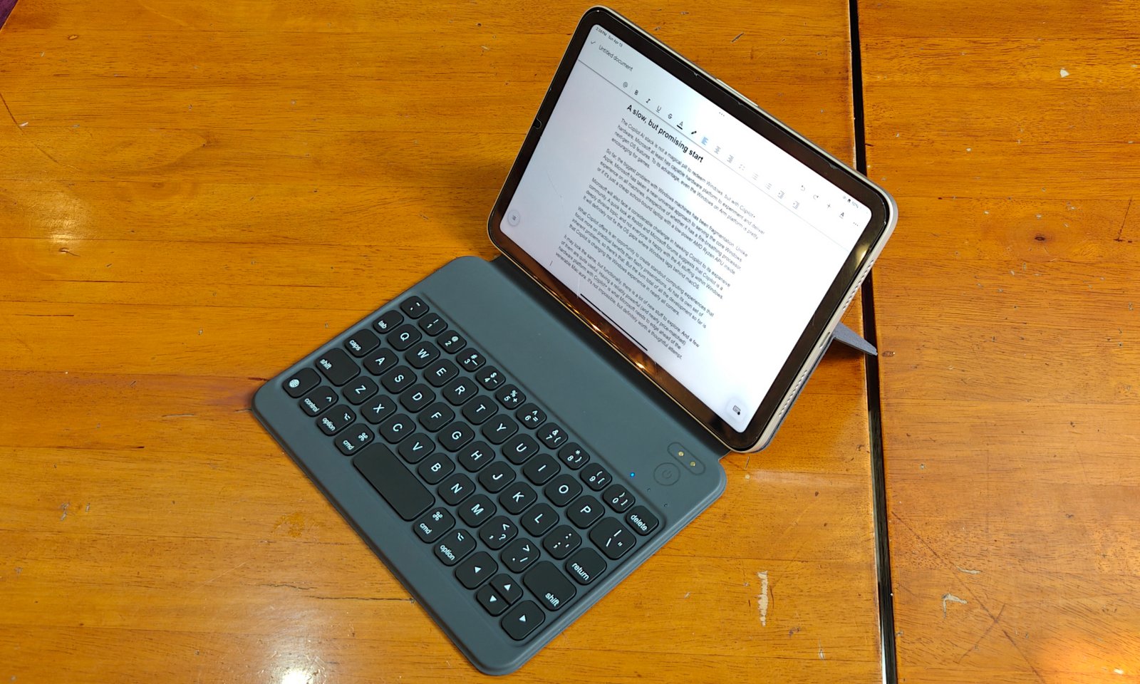 Word document editing with the HOU Keyboard for the iPad mini.