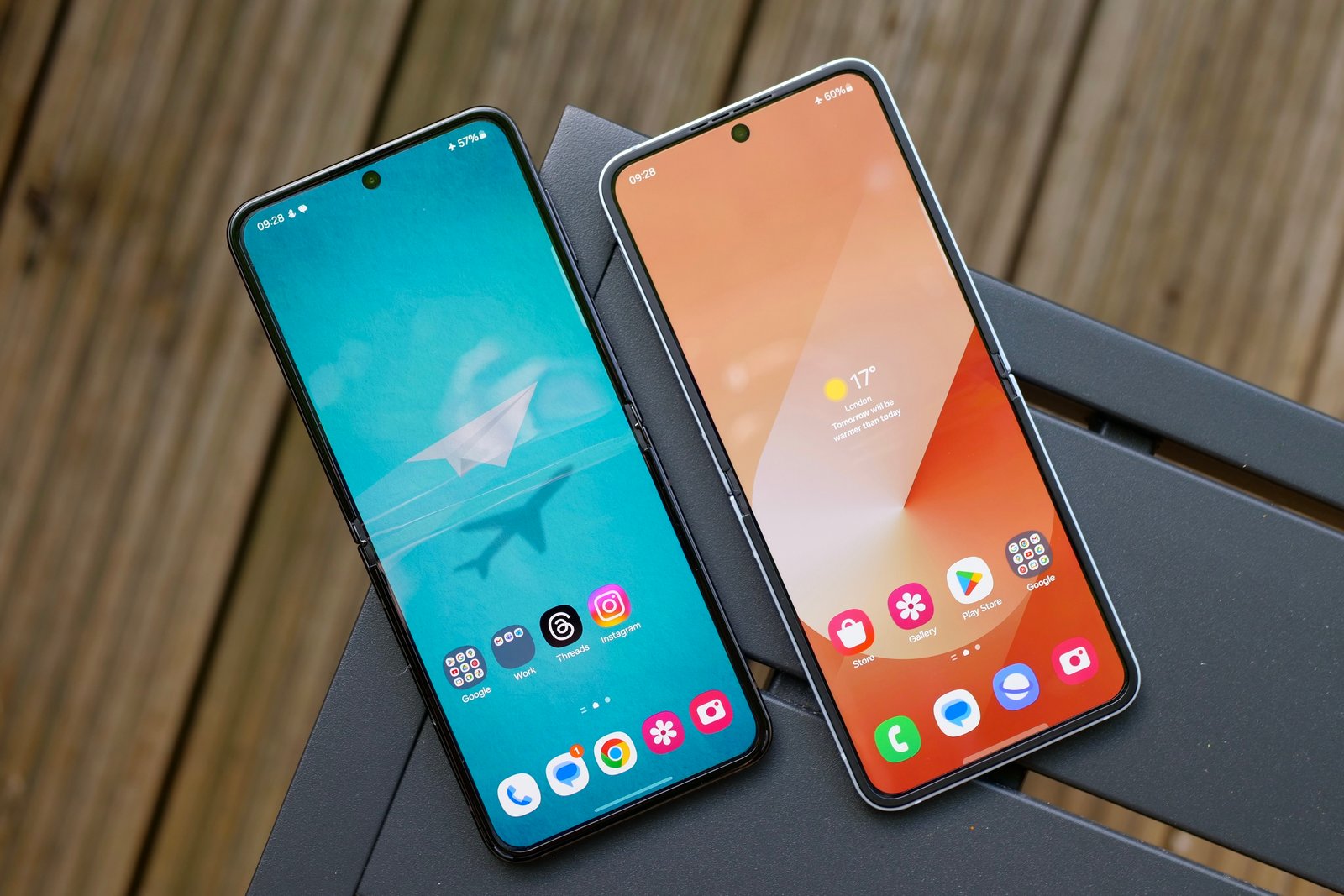 The Samsung Galaxy Z Flip 5 and Galaxy Z Flip 6 open screens.