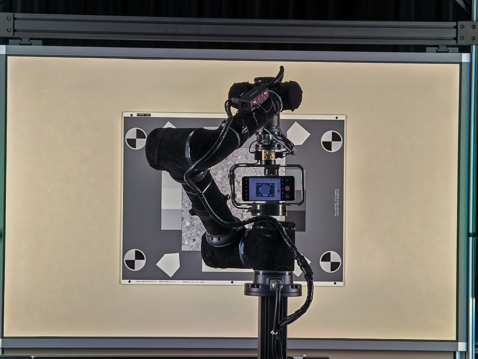 HDR image testing on the Find X8 Ultra at the imaging lab in Oppo's new Binhai Bay campus in Shenzhen, China