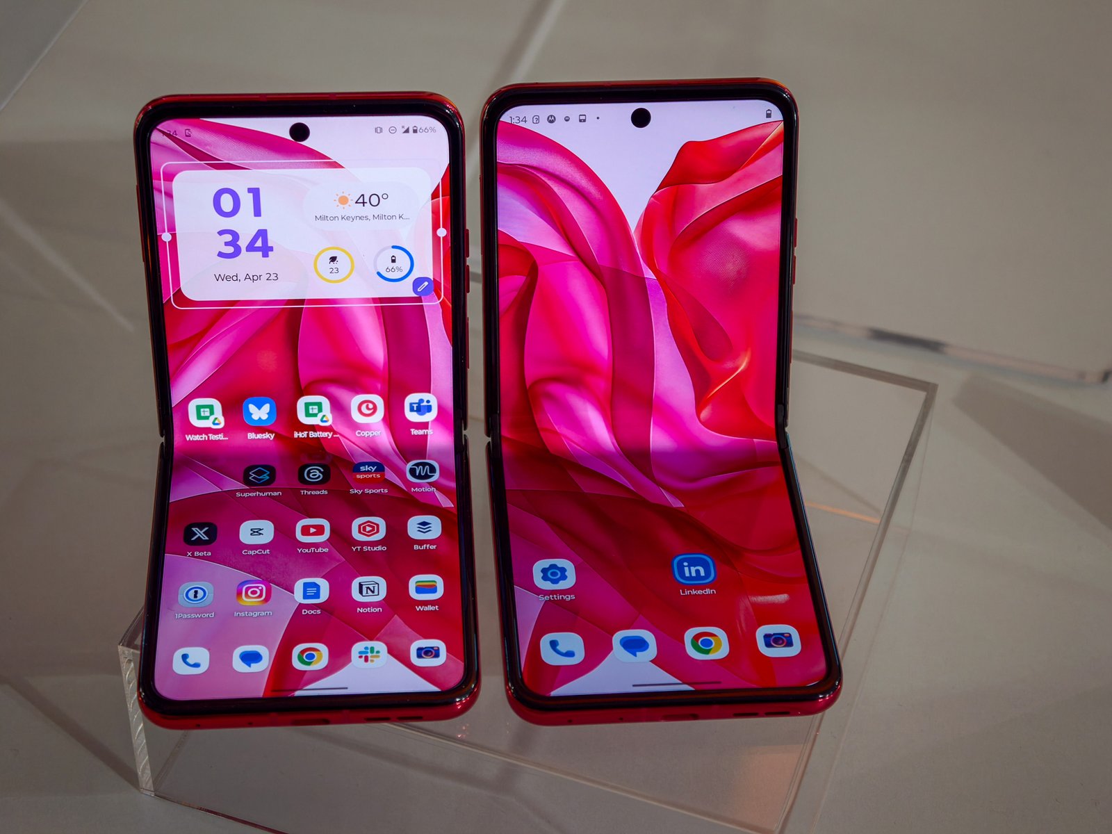 Moto Razr Plus 2025 vs Razr Plus 2024