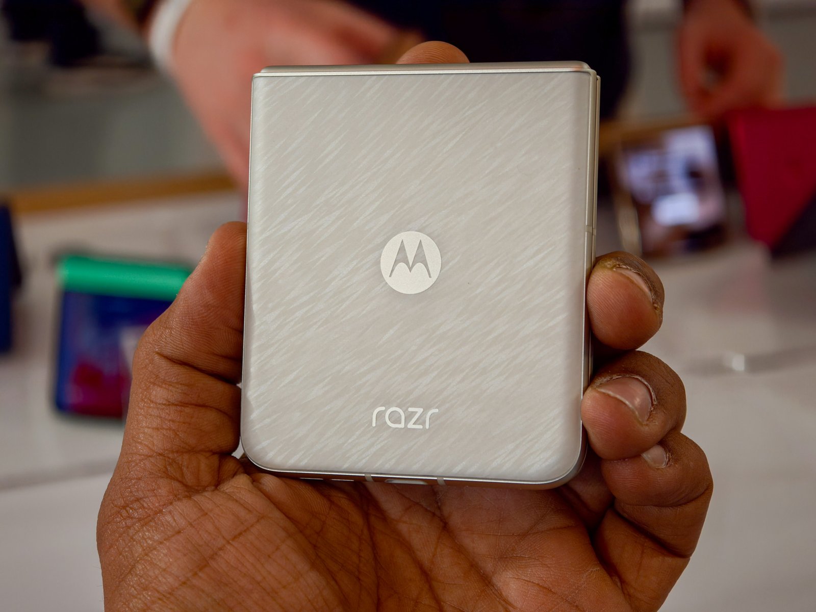 Moto Razr 2025 in Pantone Lightest Sky (white)