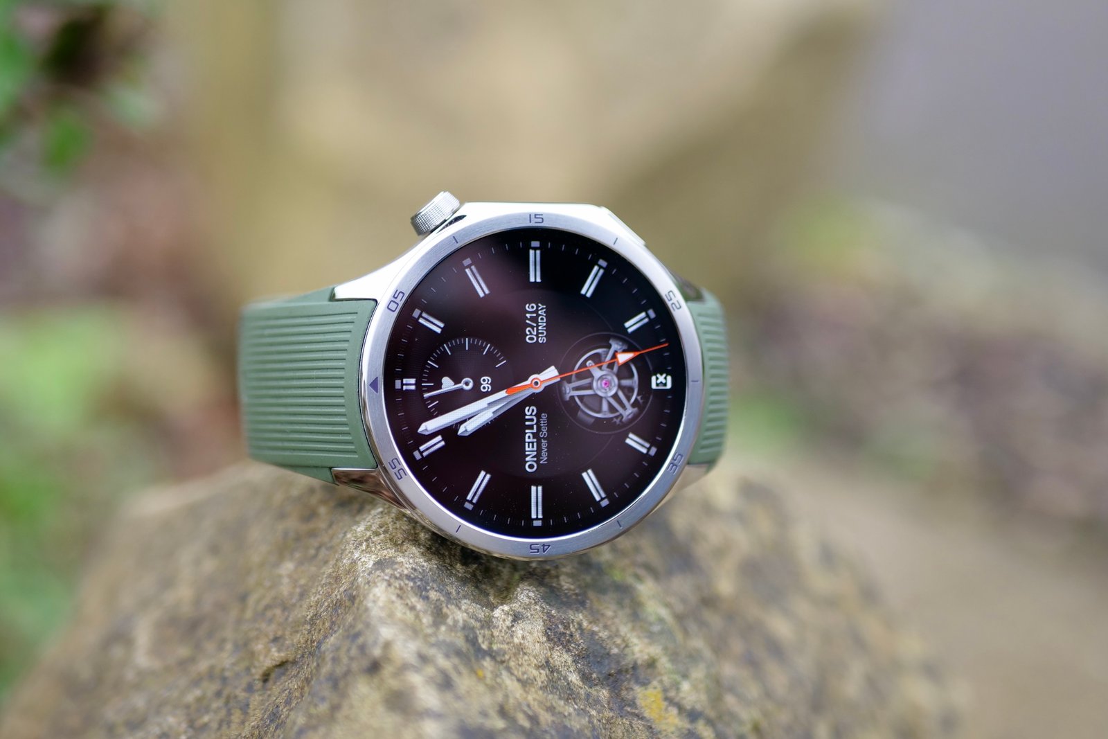 The OnePlus Watch 3.