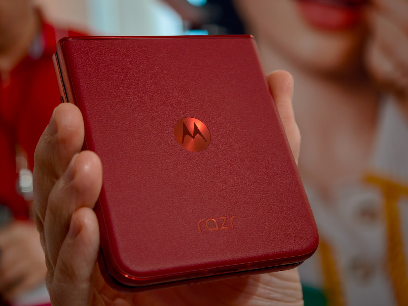 Moto Razr Ultra 2025 in Rio Red