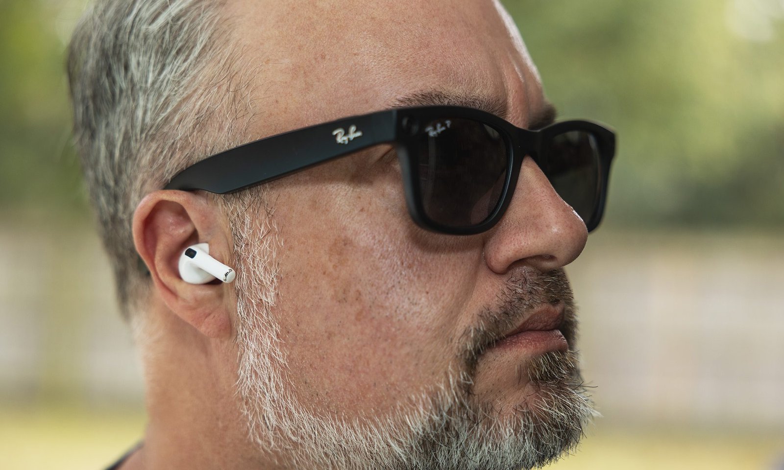 Phil Nickinson wearing the Apple AirPods Pro and Ray-Ban Meta smart glasses.