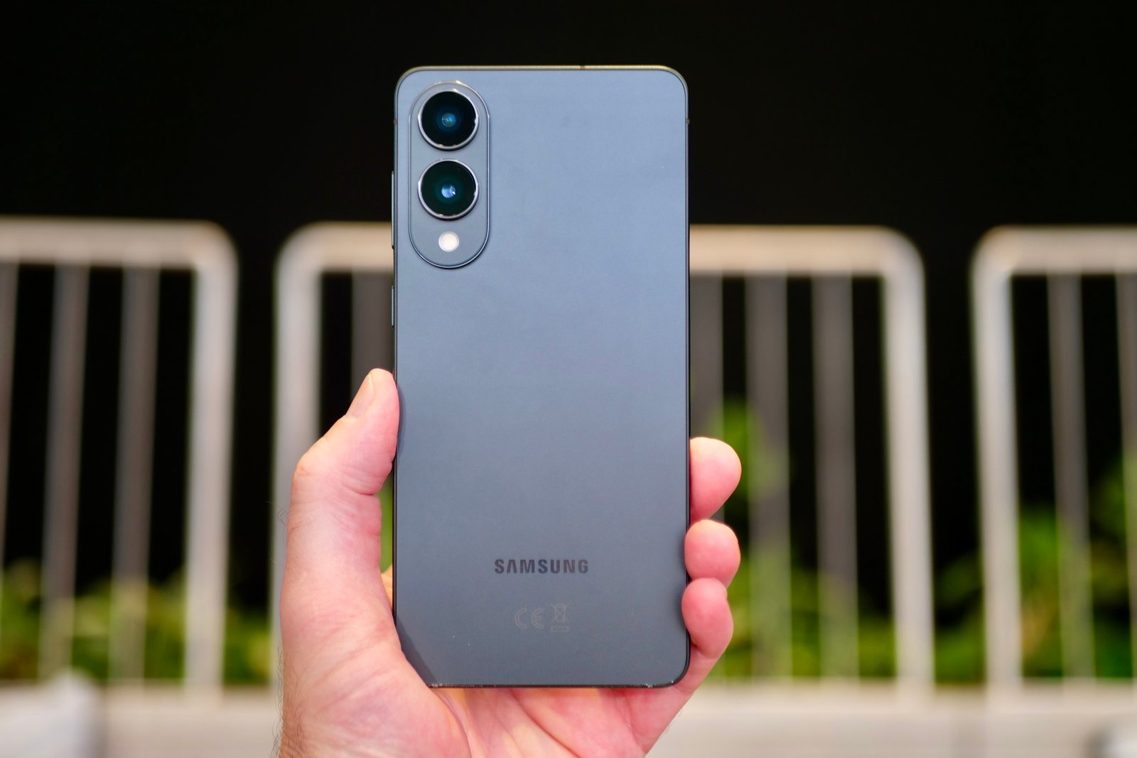 A person holding the Samsung Galaxy S25 Edge.