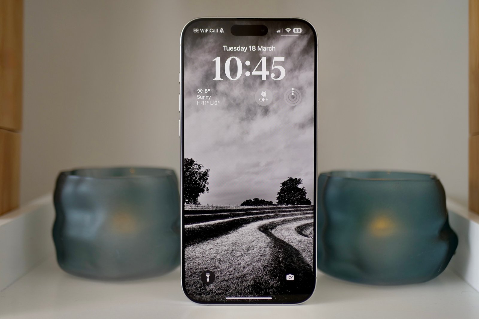 The Apple iPhone 16 Pro Max's lock screen.