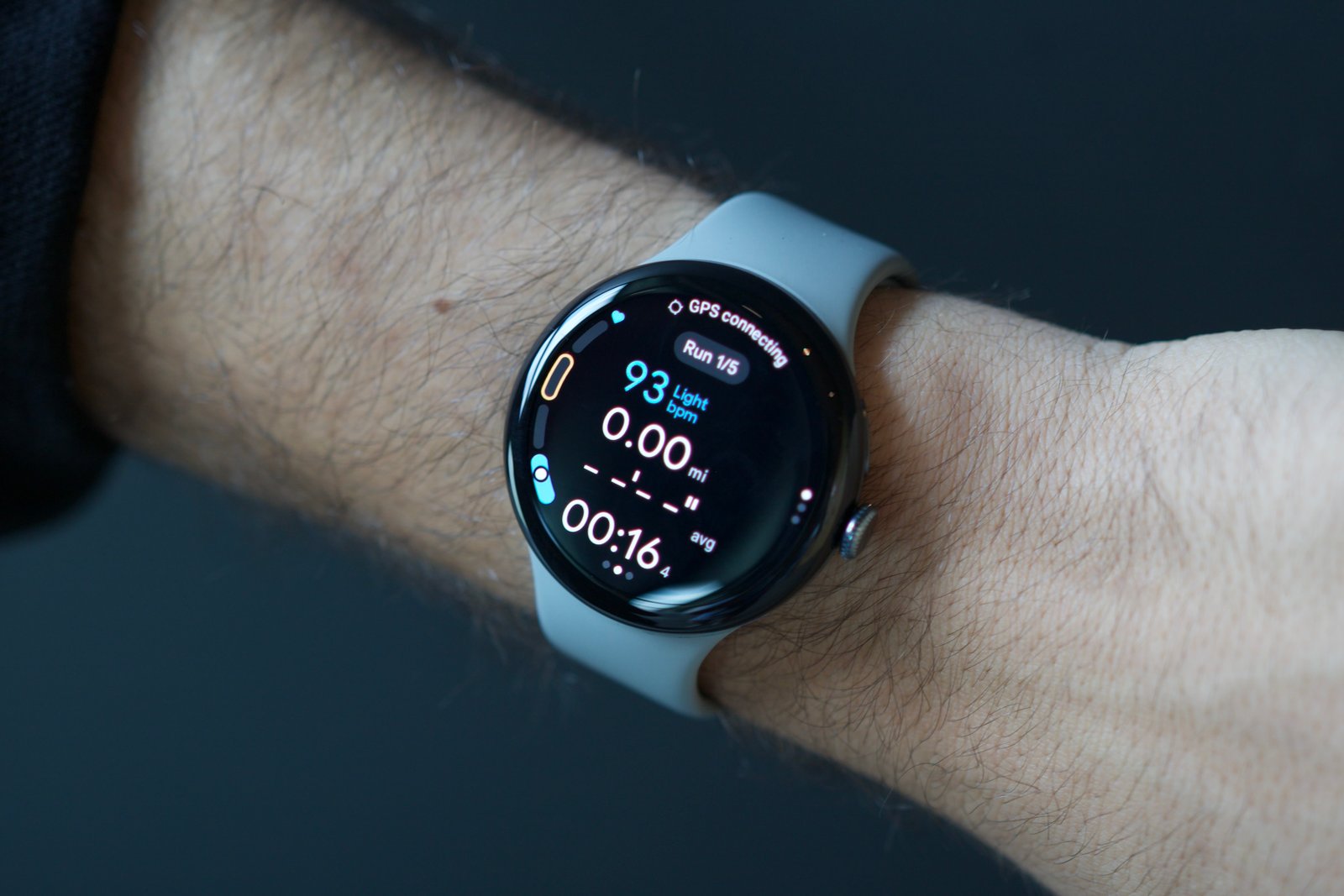 A demonstration of the new running features for the Google Pixel Watch 3 in the Fitbit app.