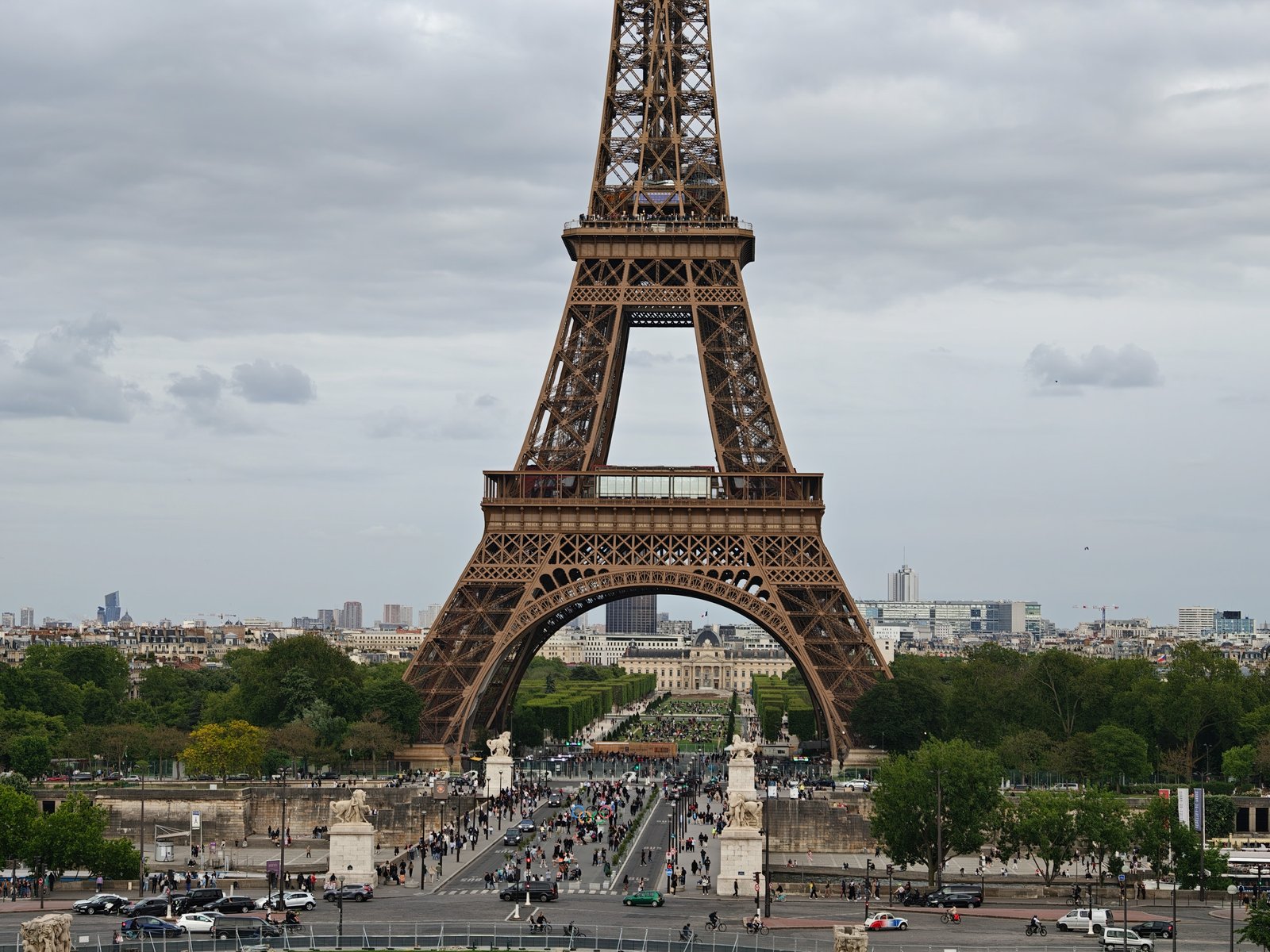 3x photo of the Eiffel Tower in Paris captured on the Oppo Find X8 Ultra