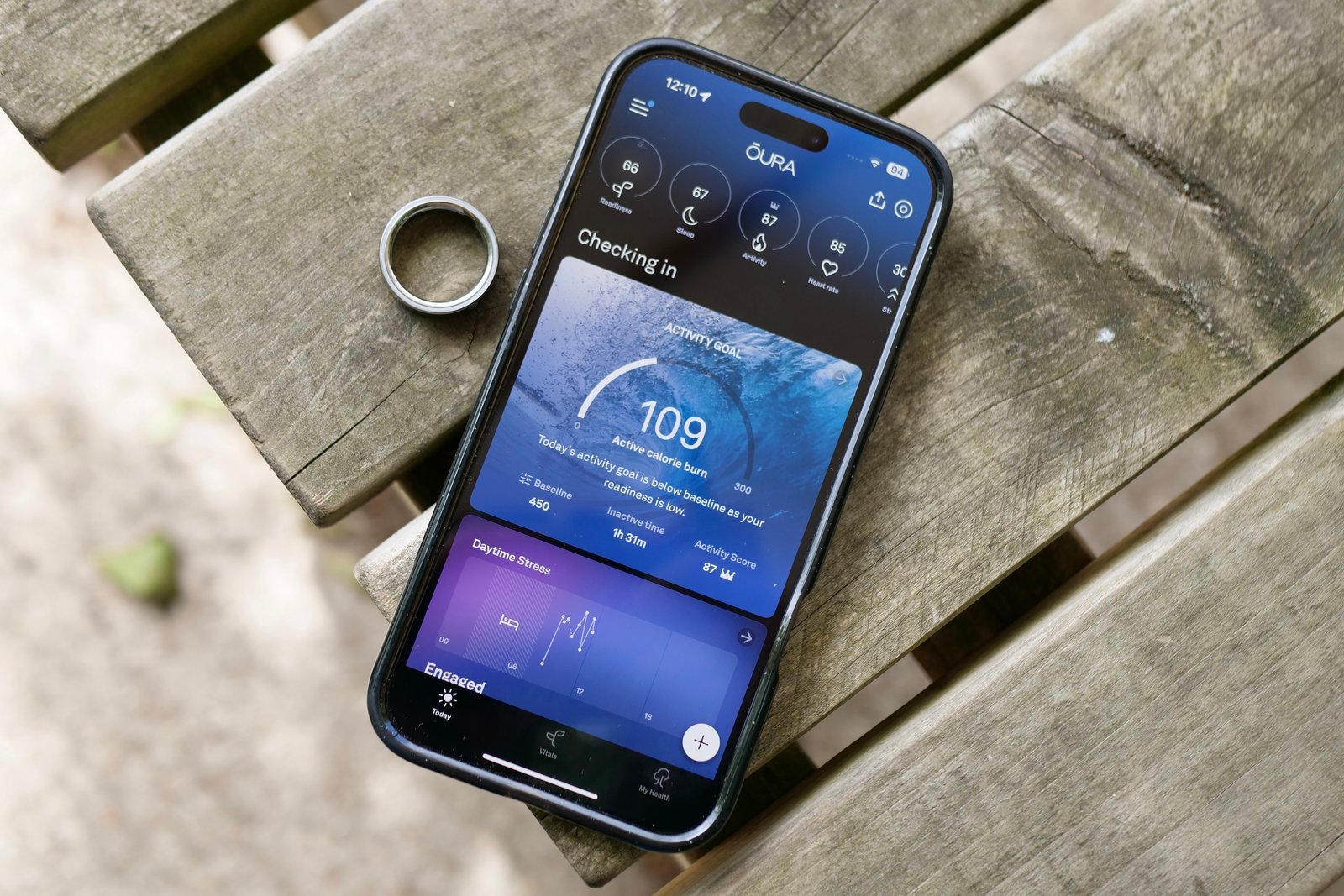 The Oura Ring 4 with its app.