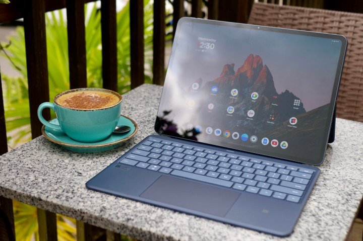 The OnePlus Pad 3 with its keyboard case.