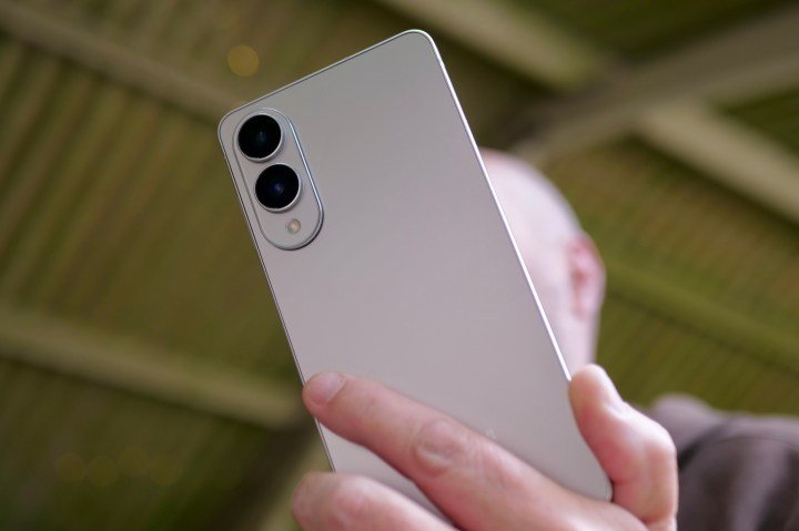A person holding the Samsung Galaxy S25 Edge.