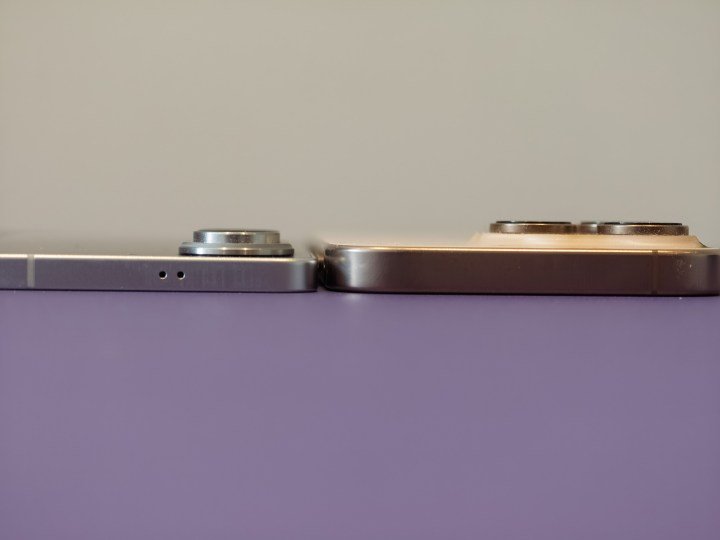 Galaxy S25 Edge thin profile next to the galaxy iPhone 16 pro to show the difference in thickness