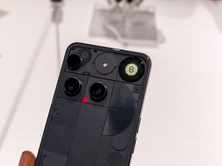 The 8-ball glyph toy on the glyph matrix on the Nothing phone 3 in black