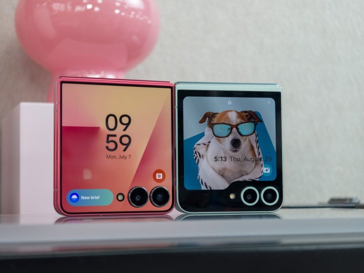 Galaxy Z Flip 7 in coralred on a table next to the Mint Galaxy Z Flip 6