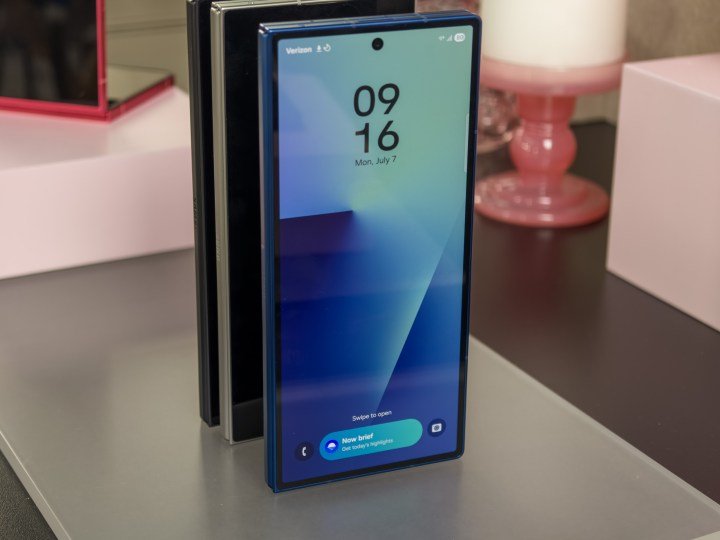 The front of the Galaxy Z Fold 7