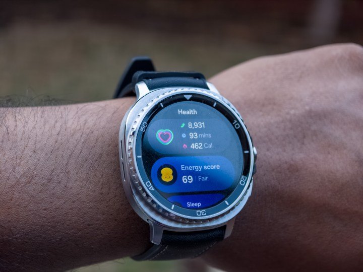Health and sleep report on a Galaxy Watch 8 Classic in Black on a wrist